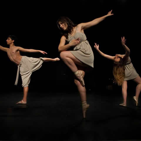 Dancers of One Hour Of Happiness